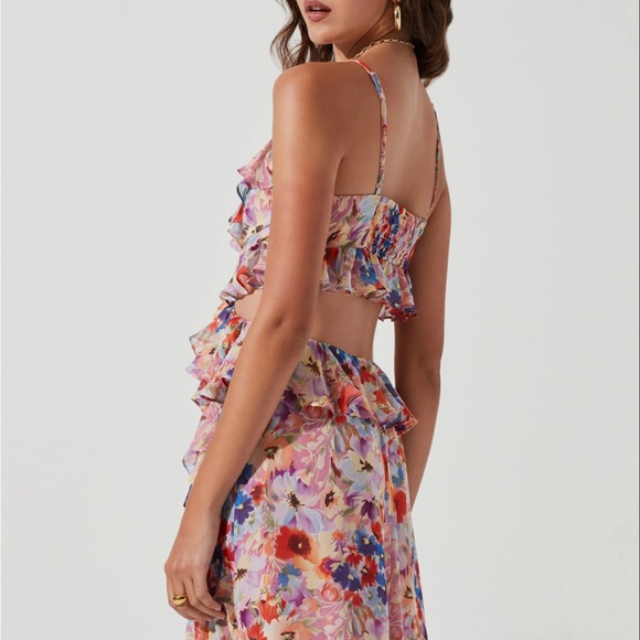 ASTR the label red floral maxi dress - Picture 3 of 5